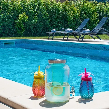 Vila Enjoy Mit Privatem Pool, By Istrabook *