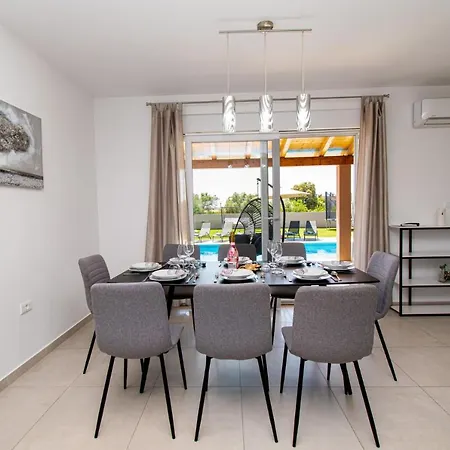 Vila Enjoy Mit Privatem Pool, By Istrabook Pula