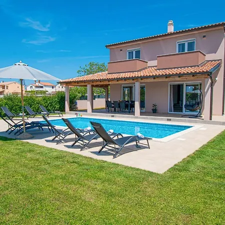 Vila Enjoy Mit Privatem Pool, By Istrabook Pula