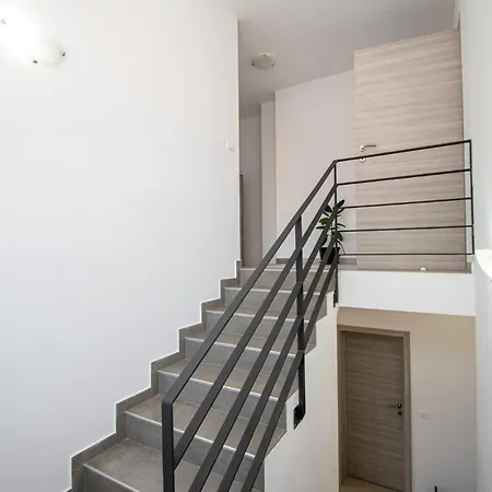 Enjoy Mit Privatem Pool, By Istrabook Pula