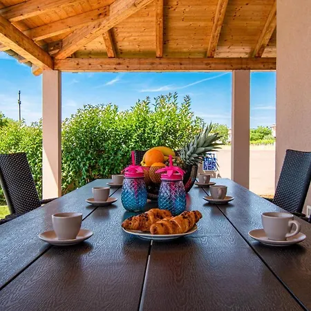 Enjoy Mit Privatem Pool, By Istrabook * Pula