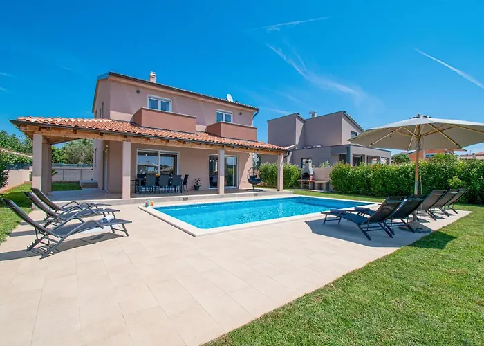 Enjoy Mit Privatem Pool, By Istrabook Villa Pula