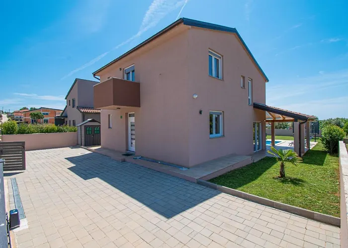 Villa Enjoy Mit Privatem Pool, By Istrabook *