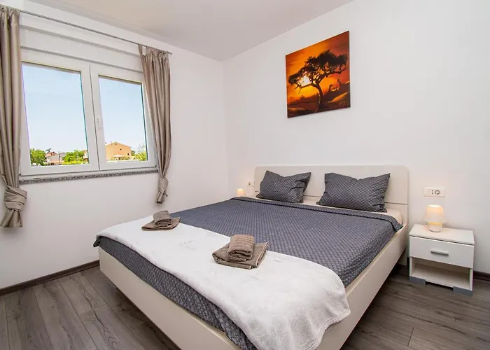 Villa Enjoy Mit Privatem Pool, By Istrabook