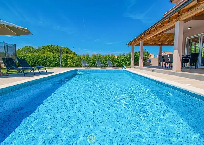 Villa Enjoy Mit Privatem Pool, By Istrabook Pula