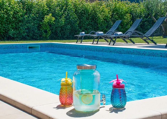 Villa Enjoy Mit Privatem Pool, By Istrabook *