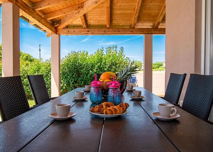 Enjoy Mit Privatem Pool, By Istrabook * Pula