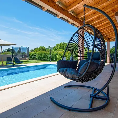 Enjoy Mit Privatem Pool, By Istrabook * Póla